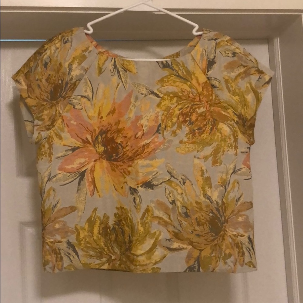 Alice + Olivia short sleeve boxy flower top.